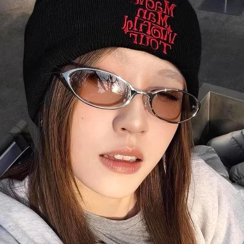 نظارات شمسية بتصميم بيضاوي عتي - مراجعة Designer Sunglasses وسعره