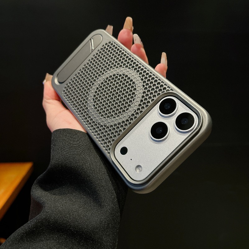 غطاء هاتف فاخر بتصميم خلية الن - مراجعة Premium Cigar Case وسعره
